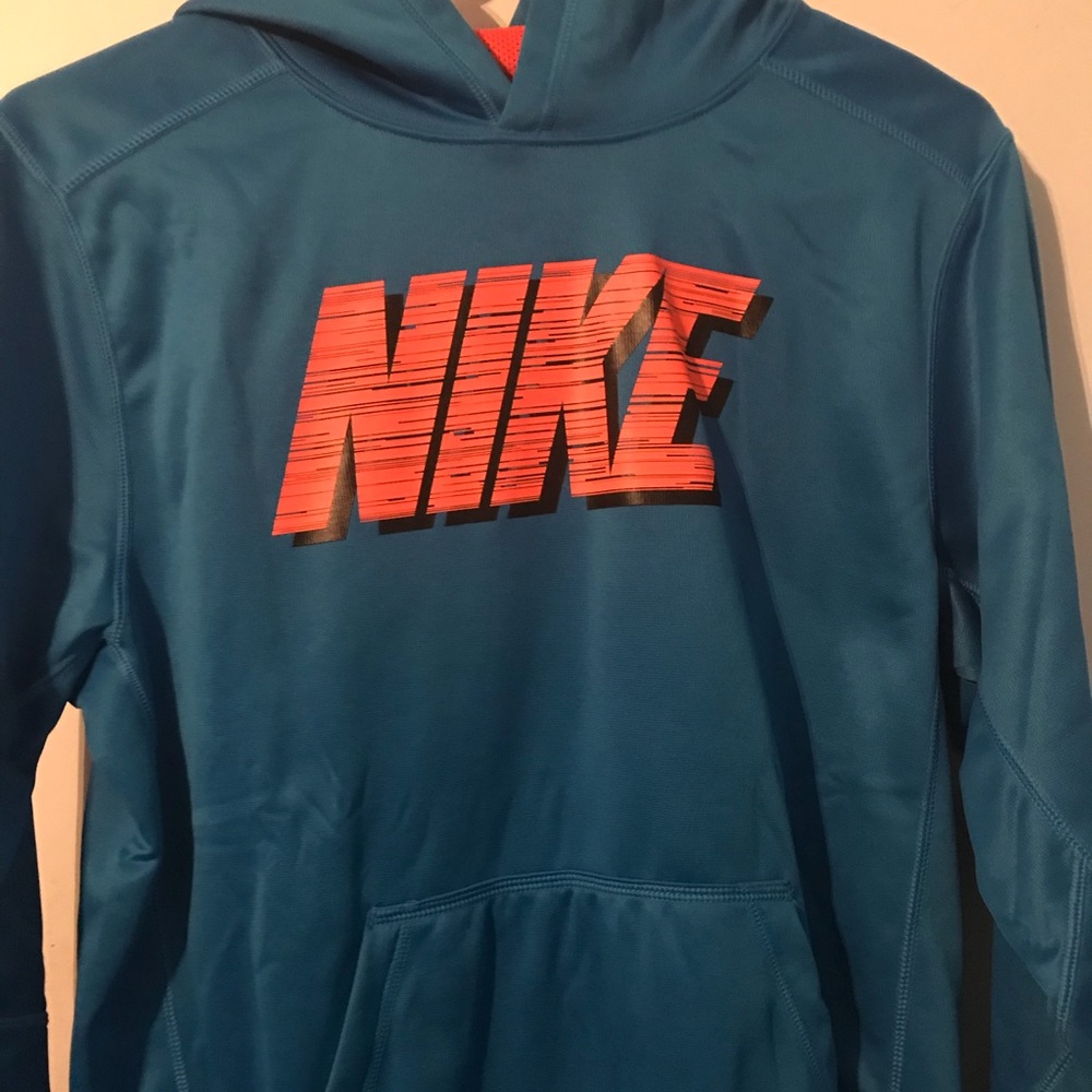 Nike therma fit hoodie